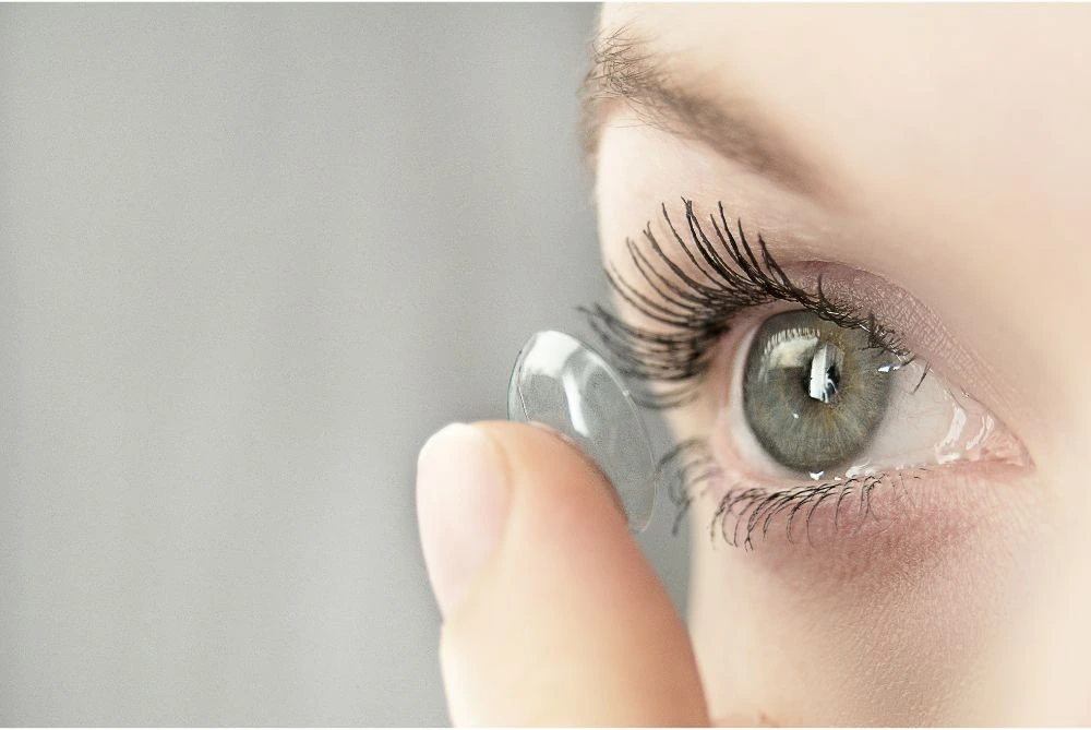 Adaptação de Lentes de Contato Rígidas e Gelatinosas | COH